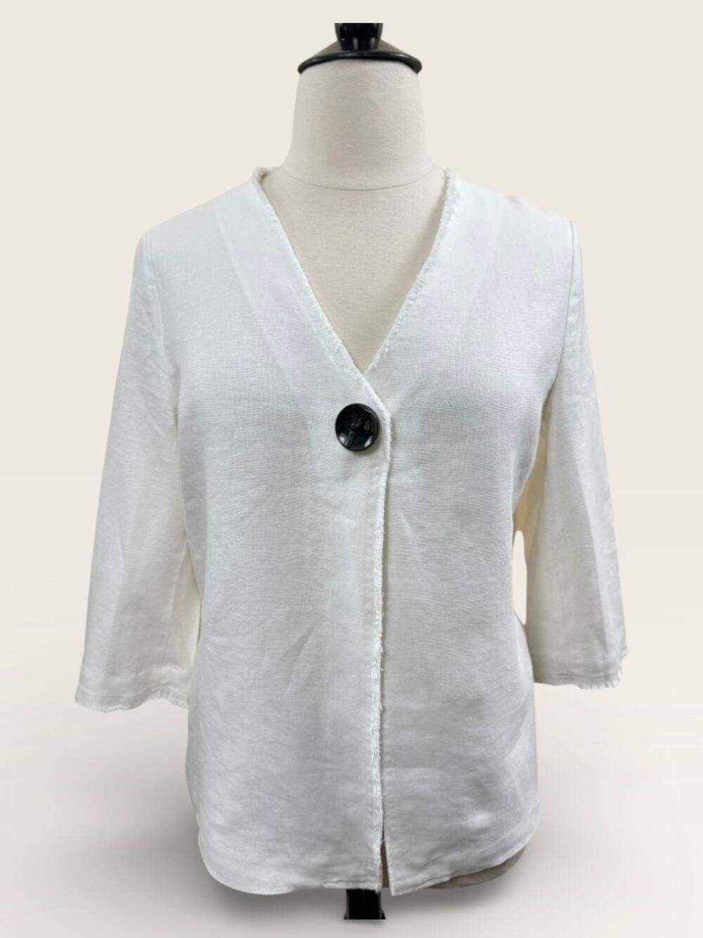 Chicos White Linen Frayed Edge Jacket with Oversized Button Closure, Size 2